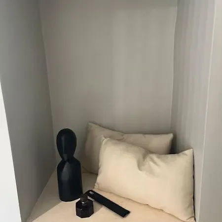 85, Apartament