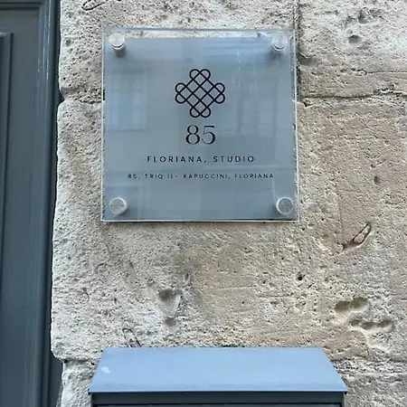 Apartament 85, Floriana